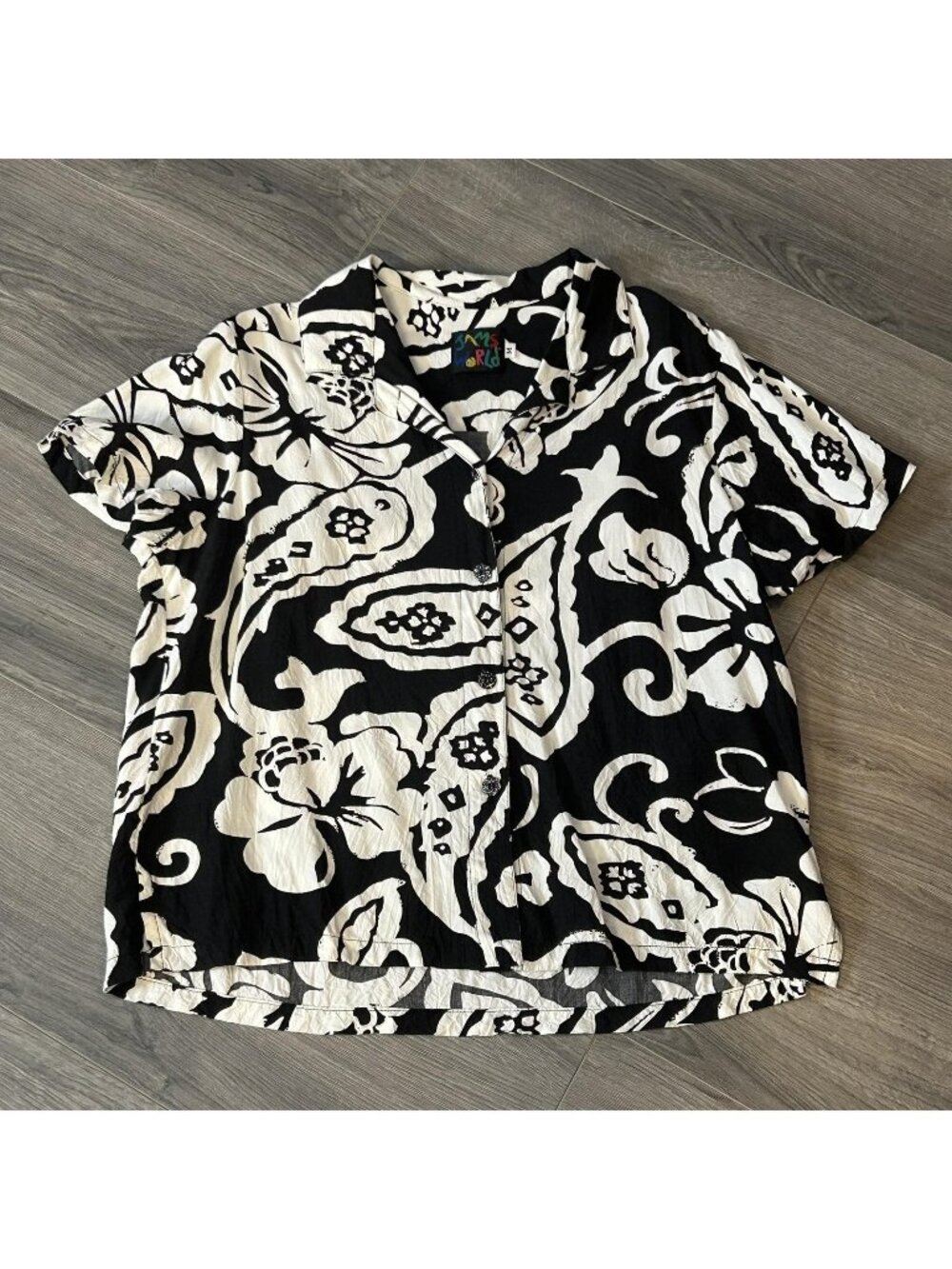 Jams World Shirt Womens M Black White Floral Rayon Hawaiian Aloha Tropical Top